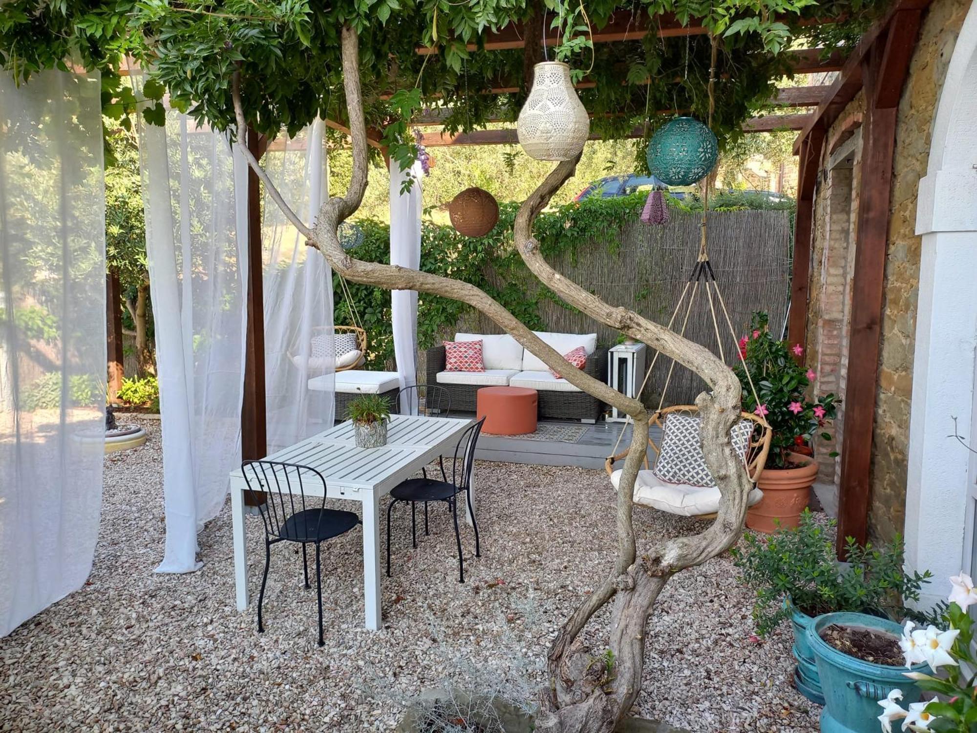 Private Stone Cottage With Starlink & Lake View Tuoro sul Trasimeno Exteriör bild