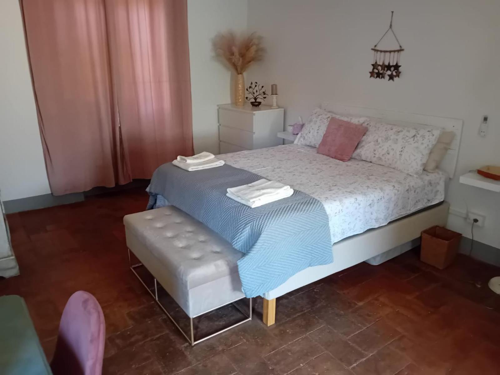 Private Stone Cottage With Starlink & Lake View Tuoro sul Trasimeno Exteriör bild