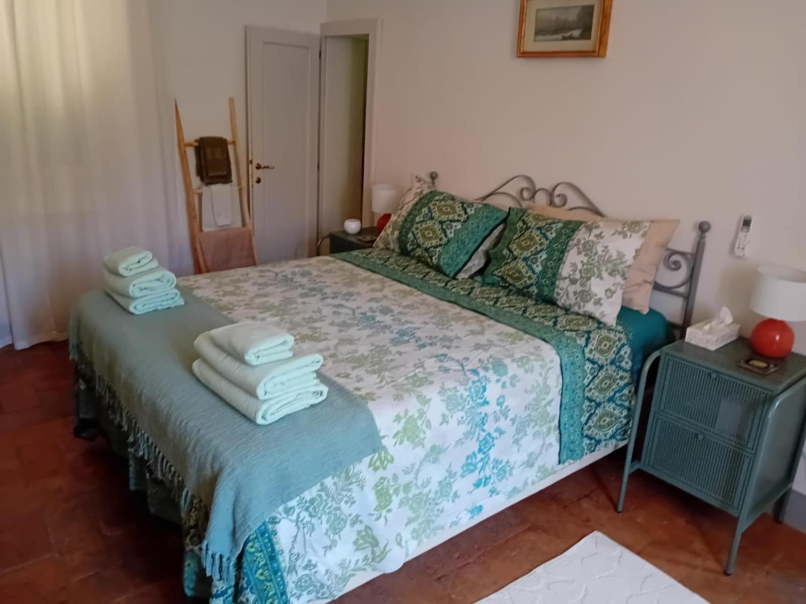 Private Stone Cottage With Starlink & Lake View Tuoro sul Trasimeno Exteriör bild