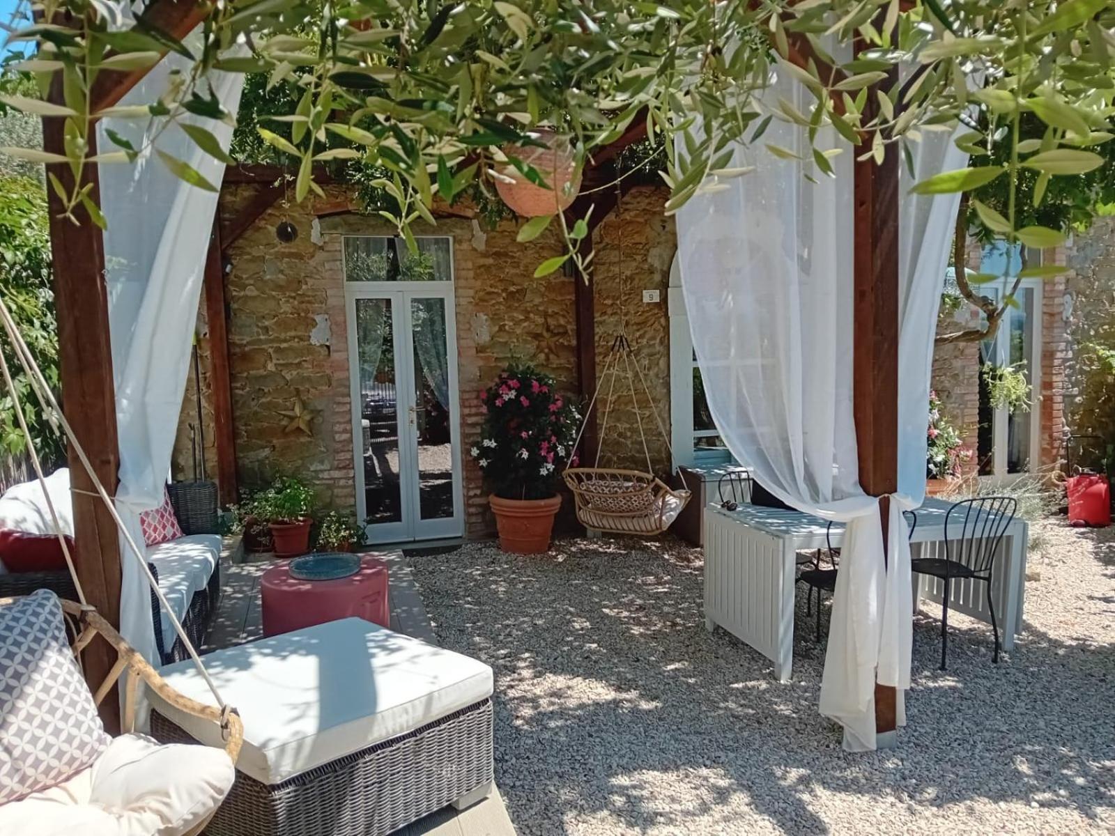 Private Stone Cottage With Starlink & Lake View Tuoro sul Trasimeno Exteriör bild