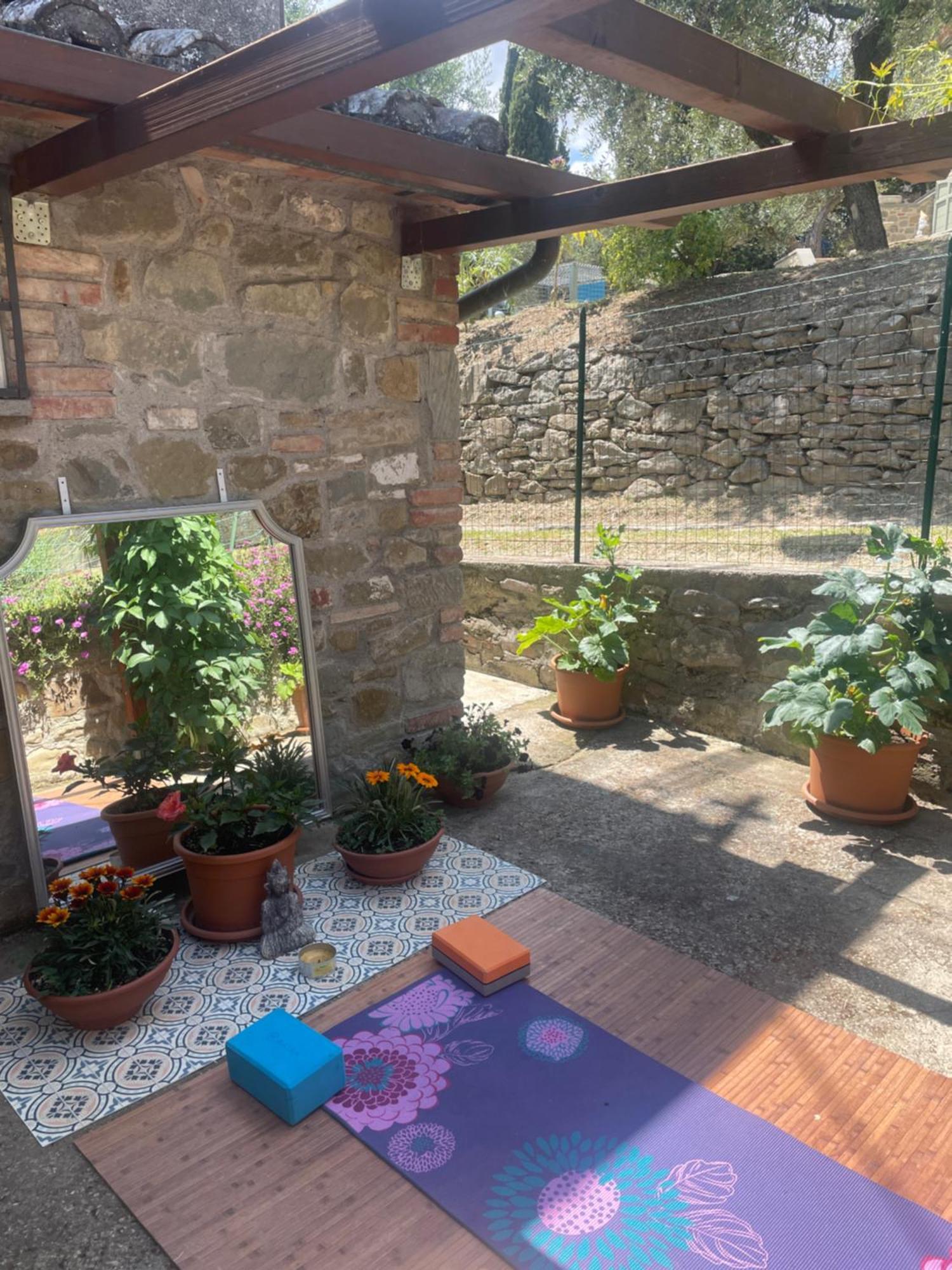 Private Stone Cottage With Starlink & Lake View Tuoro sul Trasimeno Exteriör bild