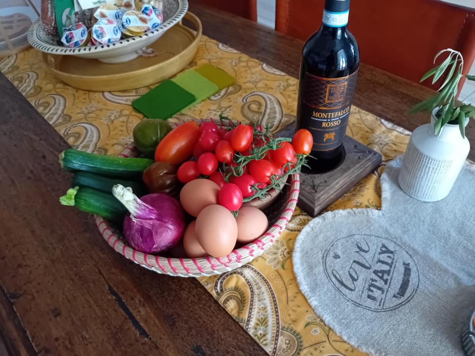 Private Stone Cottage With Starlink & Lake View Tuoro sul Trasimeno Exteriör bild