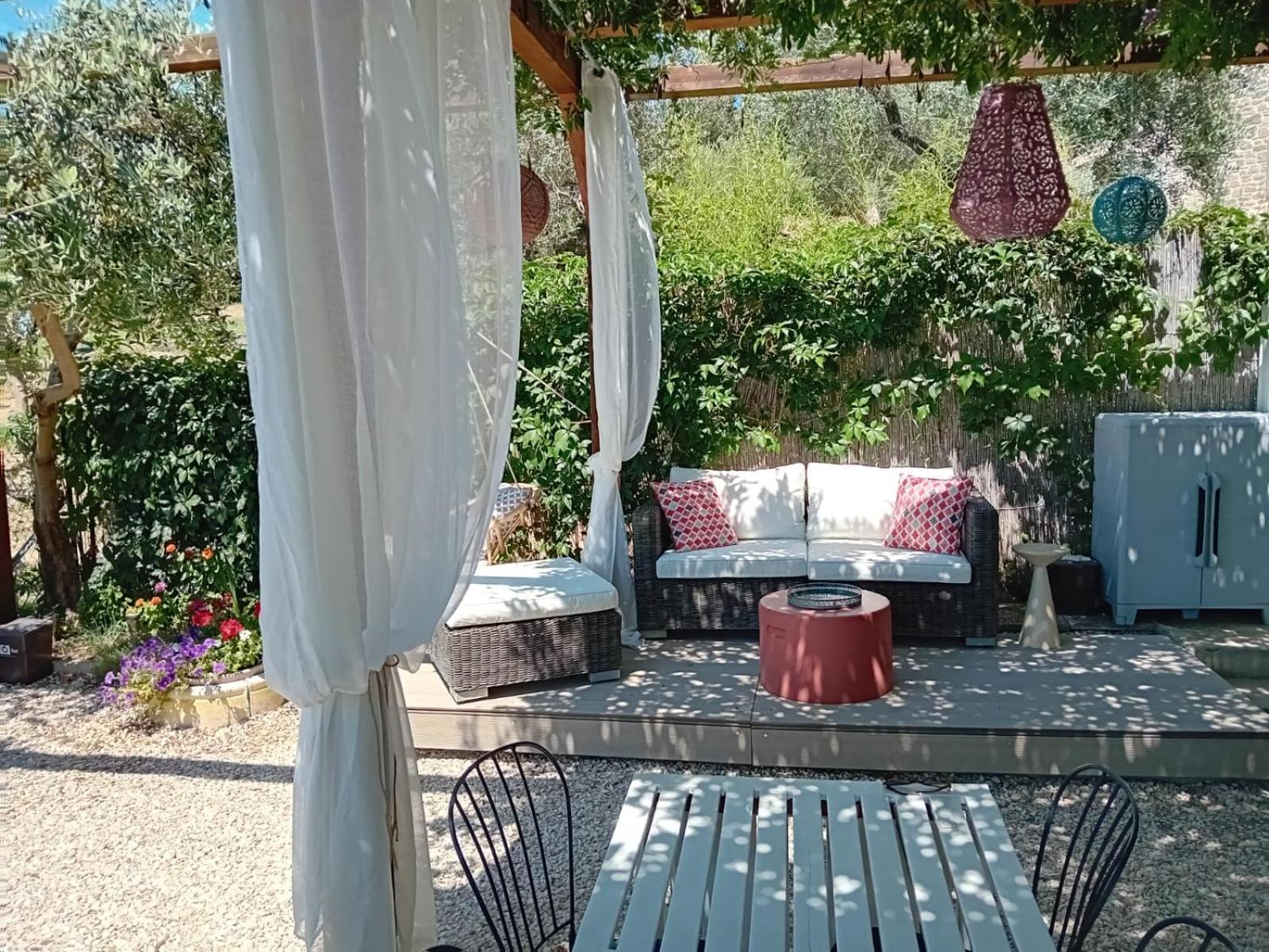 Private Stone Cottage With Starlink & Lake View Tuoro sul Trasimeno Exteriör bild